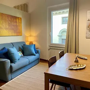  Apartamento Novella's Loft Near Santa Maria Novella Station Italia